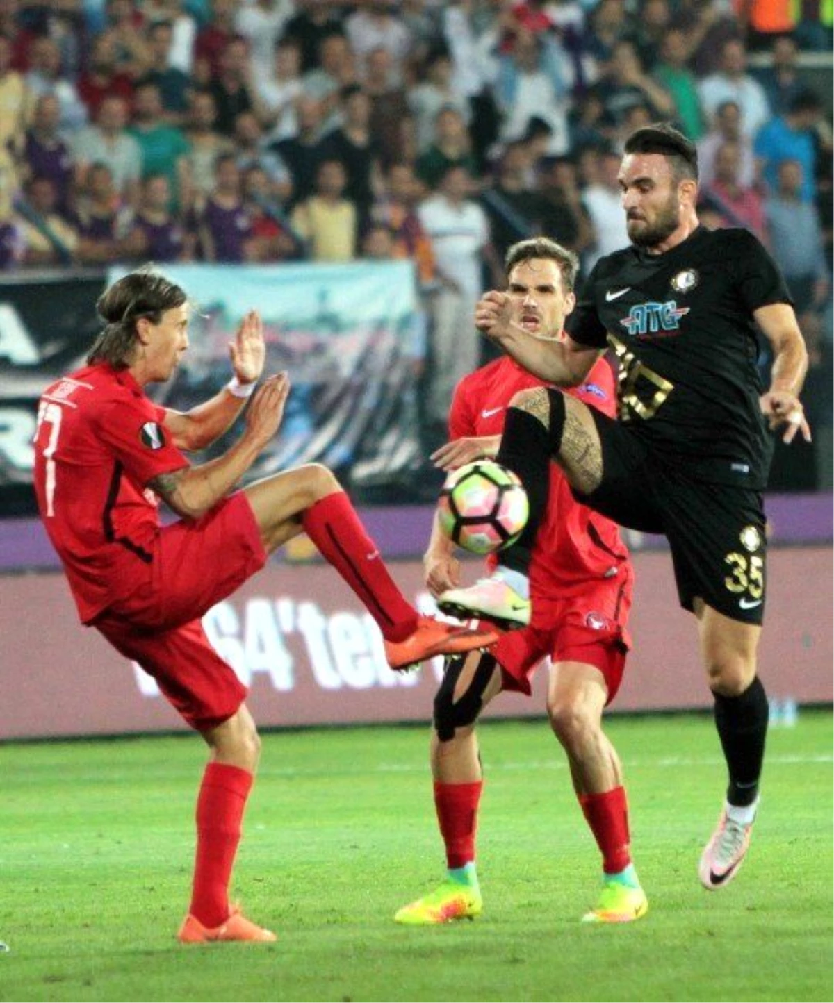 Osmanlıspor - Midtjylland\'ı 2-0 Yenerek UEFA Avrupa Ligi\'nde Gruplara Kaldı