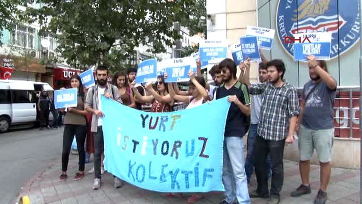 Üniversite Öğrencileri, Sorunlarını Yazdıkları Yurt Şarkısıyla Dile Getirdi