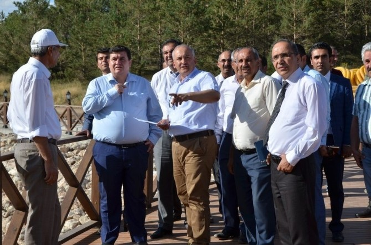 Vali Arslantaş, Ergan Dağı Kayak Merkezinde Yürütülen Çalışmaları Yerinde İnceledi