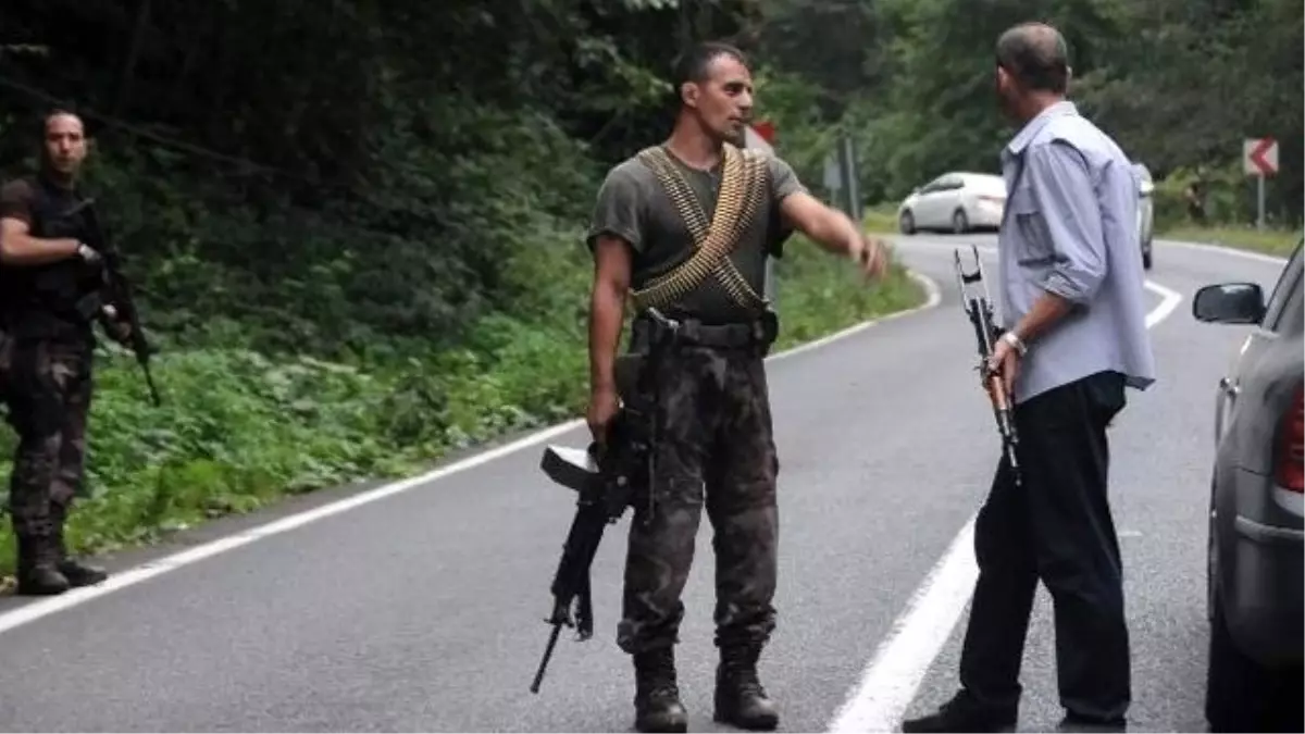 Trabzon\'da PKK\'lılarla Çatışma: 1 Polis Yaralı