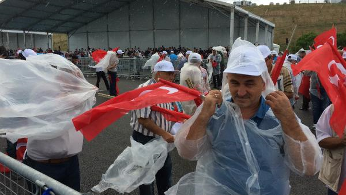 Açılışa Dakikalar Kala Yağmur Sürprizi