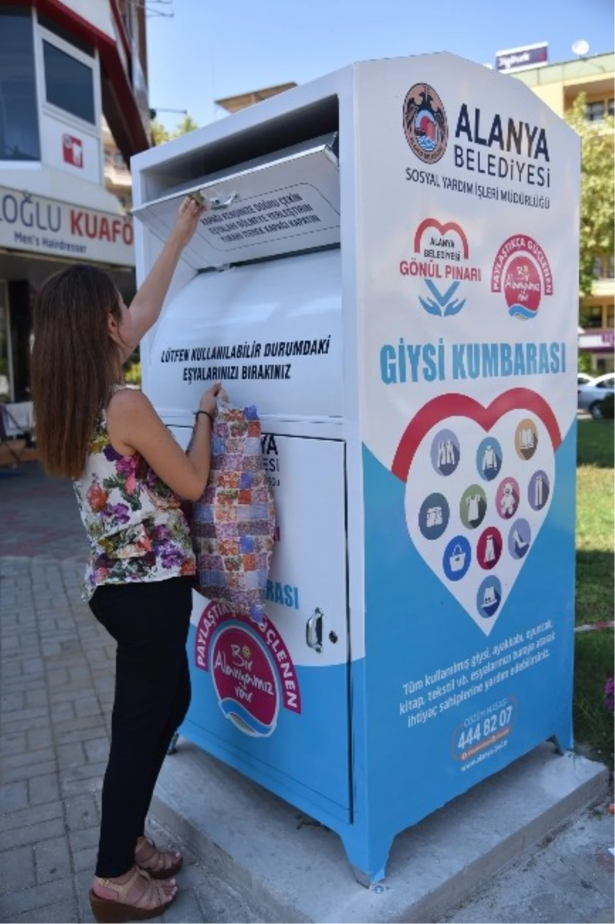 Alanya\'da 4 Noktaya Gönül Pınarı Giysi Kumbarası Kuruldu