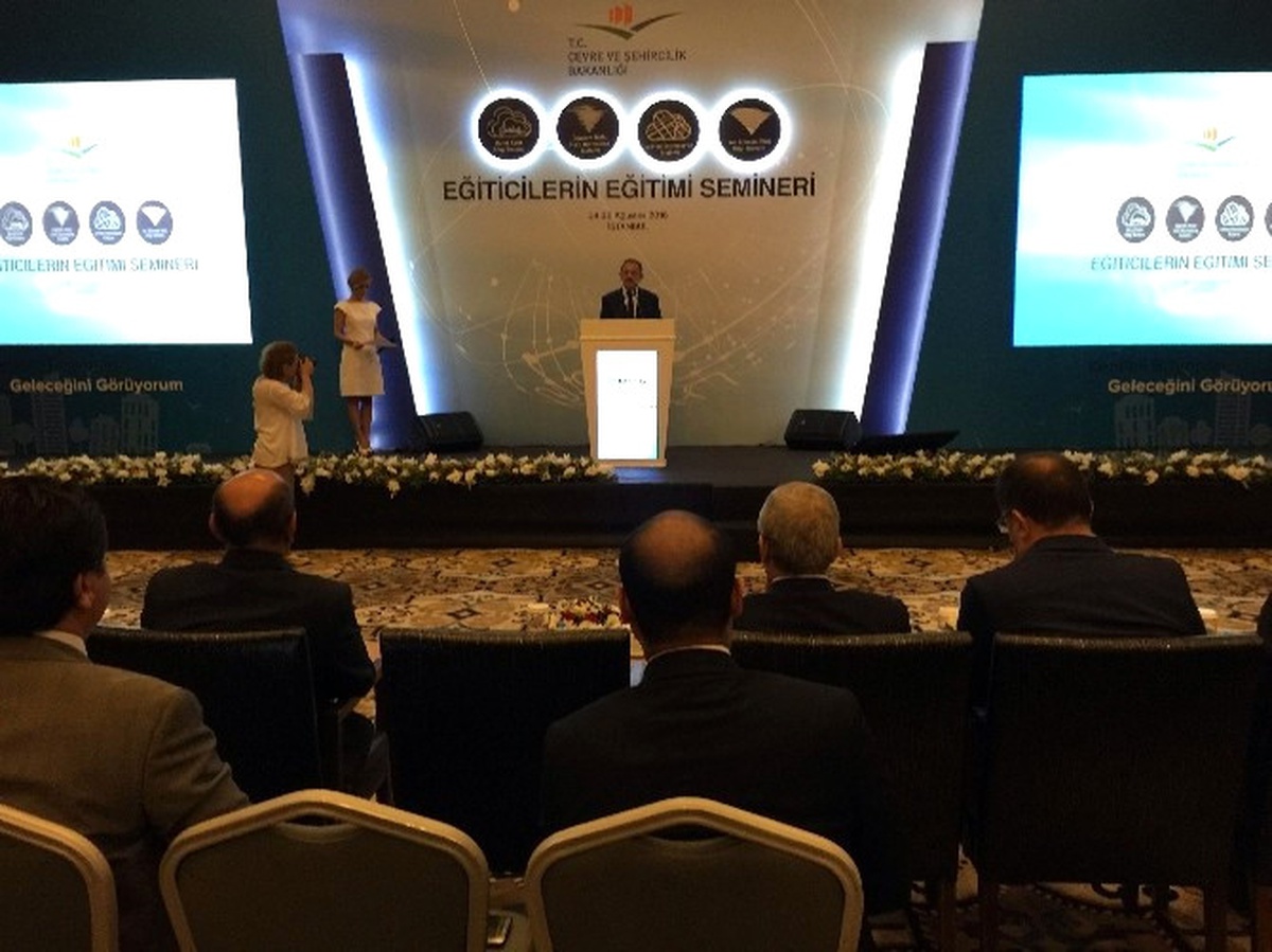 Bakan Özhaseki: "Din ve Irk Kılıfı Altında Bu Alçaklıkları Yapıyorlar"