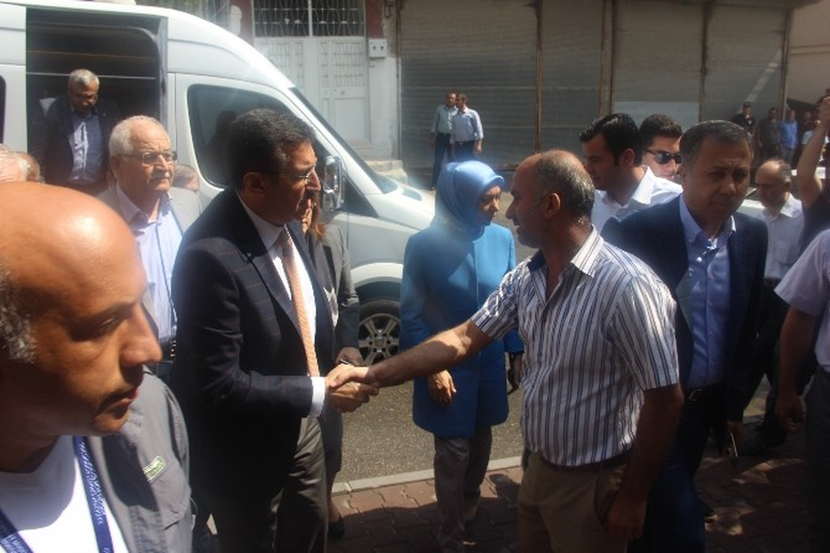 Bakan Tüfenkci Patlamanın Yaşandığı Sokağı İnceledi