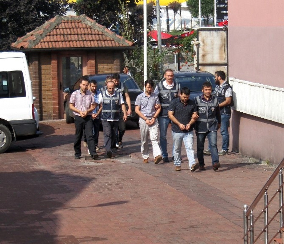 Bartın\'da 5 Kişi Fetö Soruşturması Kapsamında Adliyeye Sevk Edildi