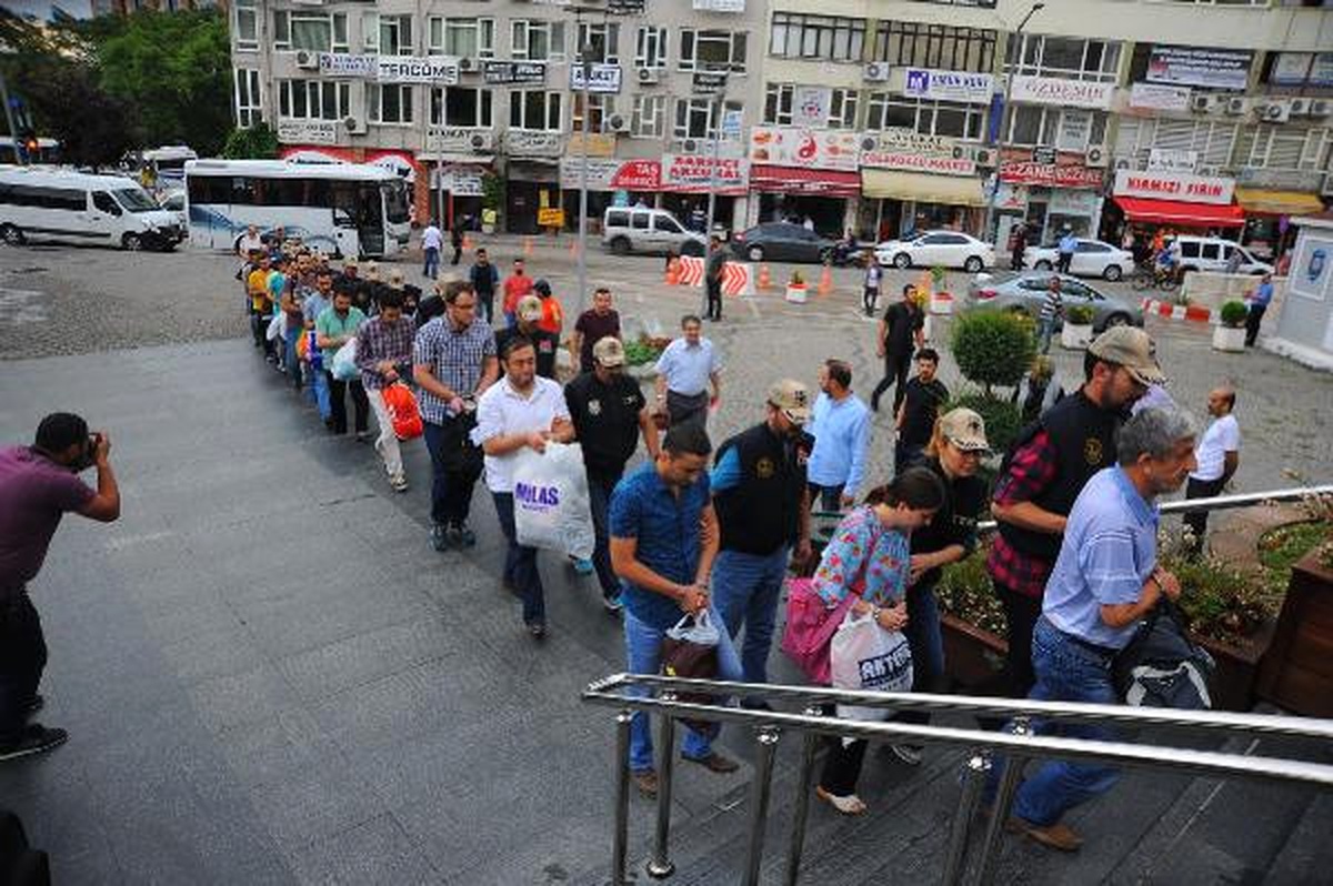 Bursa\'da Fetö Şüphelisi 18 Kişi Adliyeye Sevk Edildi