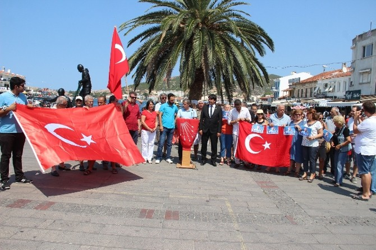 CHP Genel Başkanına Yönelik Saldırı Foça\'da Kınandı