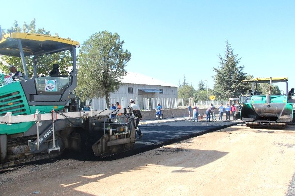 Develi\'de Anayollar Asfaltlanıyor
