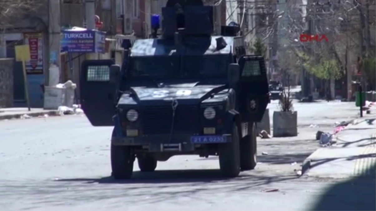 Diyarbakır Sur\'da Bazı Caddelerde Sokağa Çıkma Yasağı Kaldırılıyor
