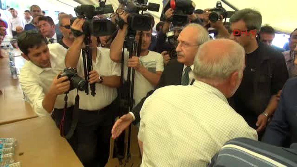 Erzincan CHP Lideri Kılıçdaroğlu\'ndan Şehit Ailesine Taziye Ziyareti- 5