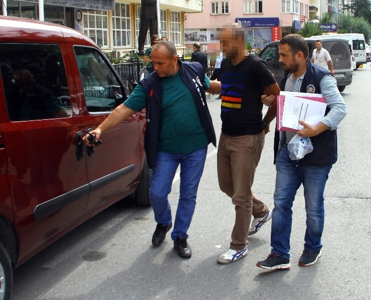 Hesap Fazla Gelince Garsonu Pompalı Tüfekle Yaraladı