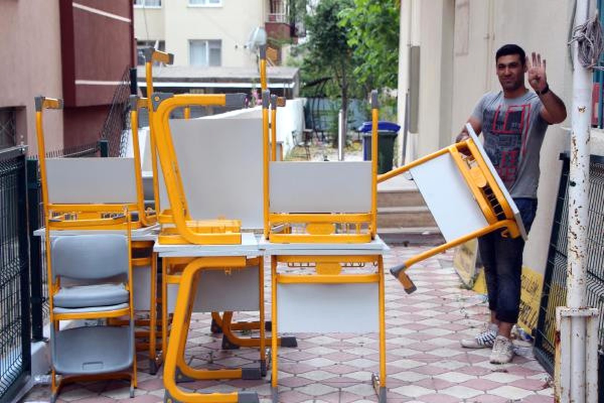 İşçiden Fetö Okulu Boşaltma Pozu
