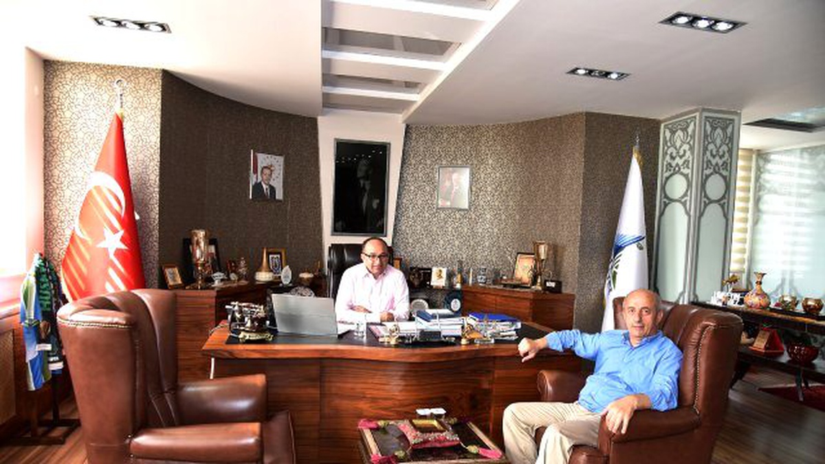 Kartepeli Muhtarlar Derneğinden Üzülmez\'e Ziyaret