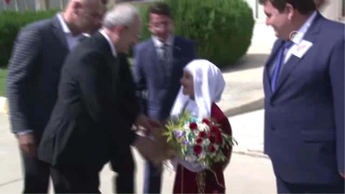 Kılıçdaroğlu, Şehit Jandarma Er Fatih Çaybaşı\'nın Ailesine Taziye Ziyaretinde Bulundu - Ankara