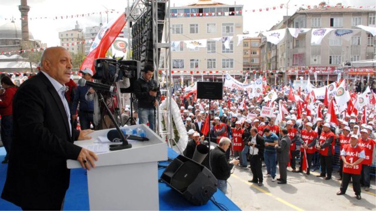 Hak-İş Konfederasyonu Demokrasi Şehitleri ve Gazilerini Andı