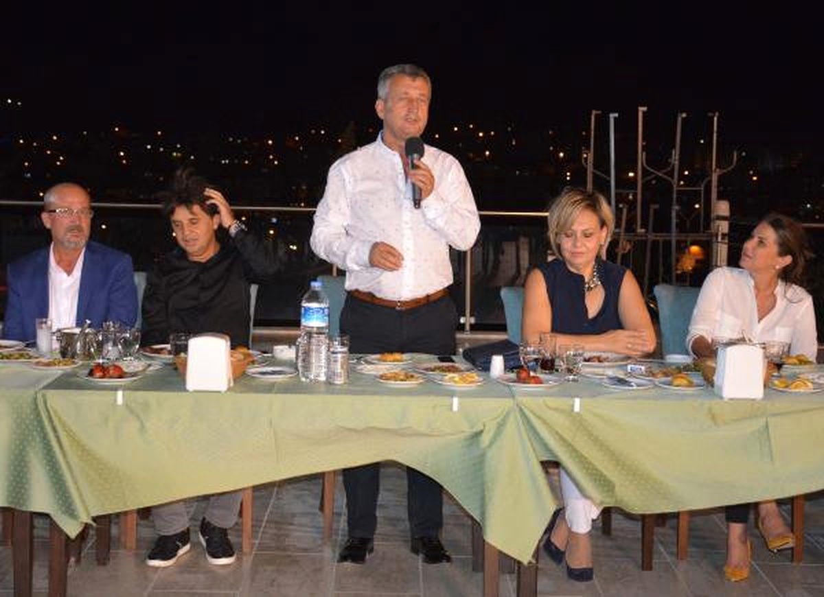 Menemen Belediyespor\'da Kenetlenme Yemeği