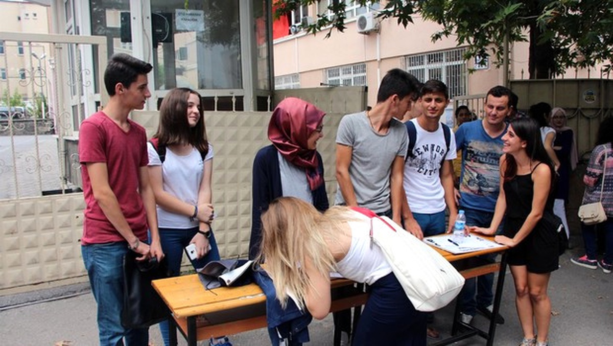 Okullarının Taşınmaması İçin İmza Kampanyası Başlattılar