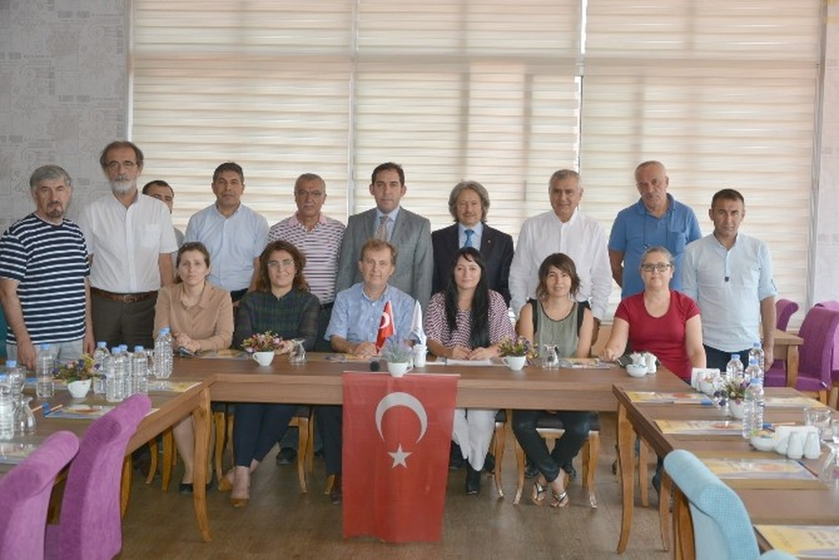 Sarışen ; "Uzlaşma İkliminin Uşak\'ta da Yansımalarının Görülmesini İstiyoruz"
