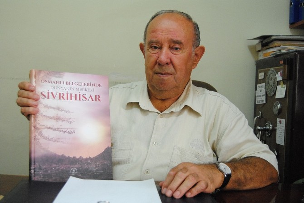 Sivrihisar\'a Ait Osmanlı Döneminde Yer Alan Tüm Belgeler Bir Kitapta Toplandı