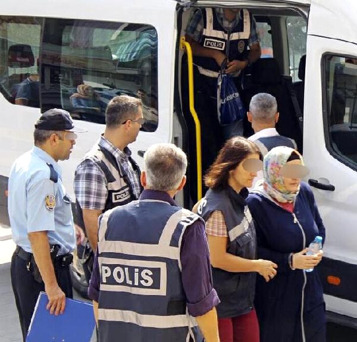 Turgutlu\'da Fetö\'den 4 Kişi Tutuklandı