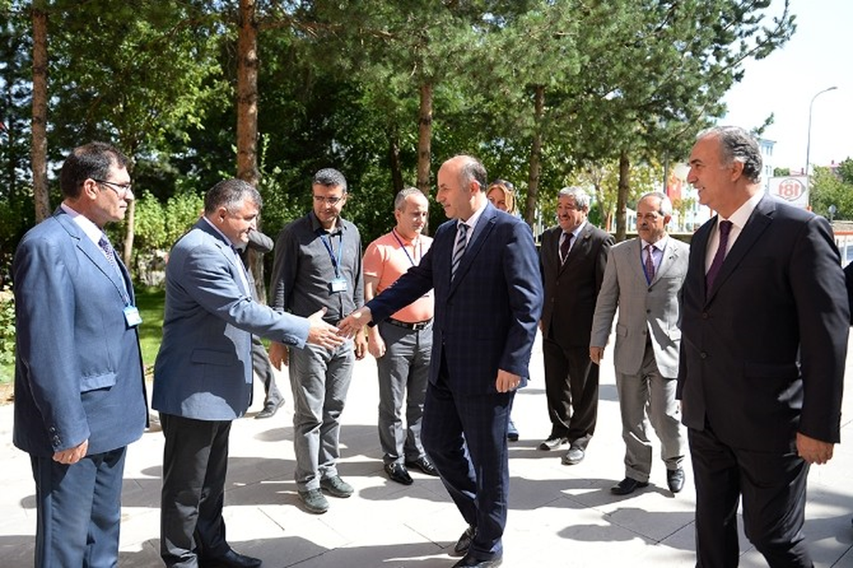 Vali Azizoğlu Çevre ve Şehircilik İl Müdürlüğünü Ziyaret Etti