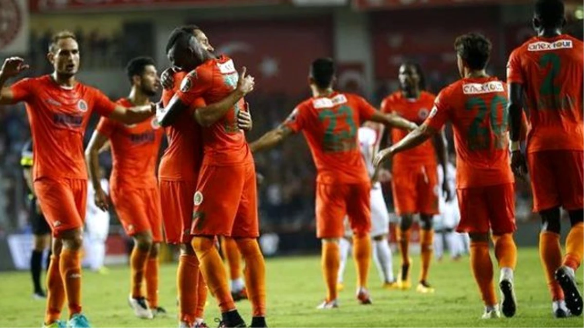 Alanyaspor, Antalyaspor\'u 2-1 Mağlup Etti