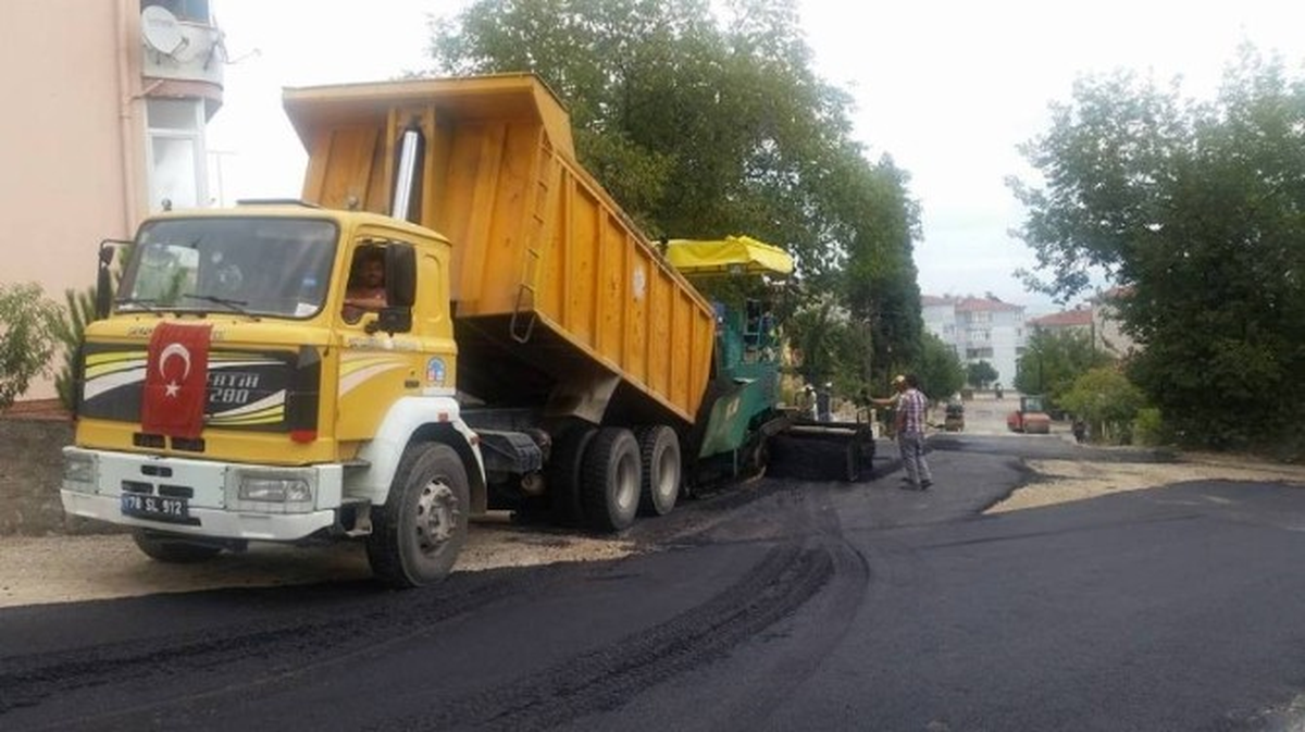 Asfalt Çalışmaları Devam Ediyor
