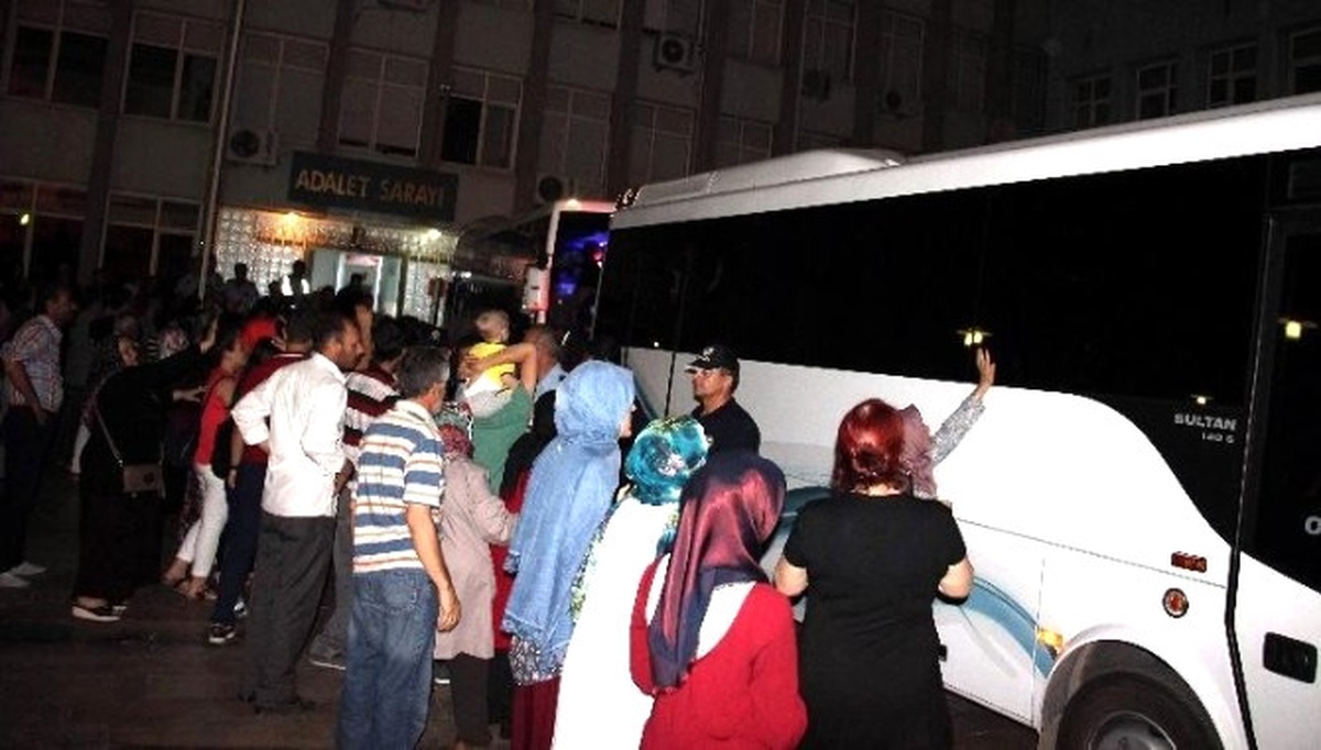 Aydın\'da 379 Kişi Tutuklandı, 1041 Personel Görevden Uzaklaştırıldı