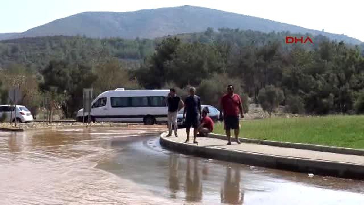 Bodrum İsale Hattı Patladı, Bodrum Yaz Ortasında Sel Kabusu Yaşadı