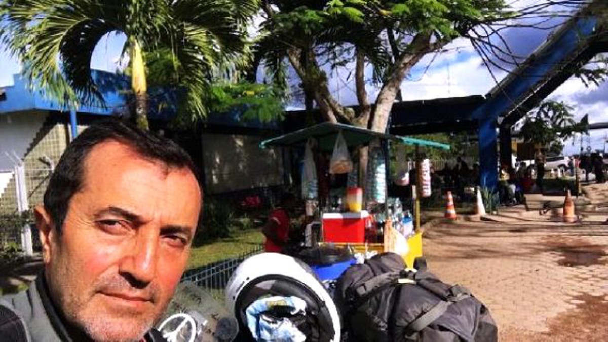 Bodrumlu Motosikletli, Kolombiya Sınırında Mahsur Kaldı
