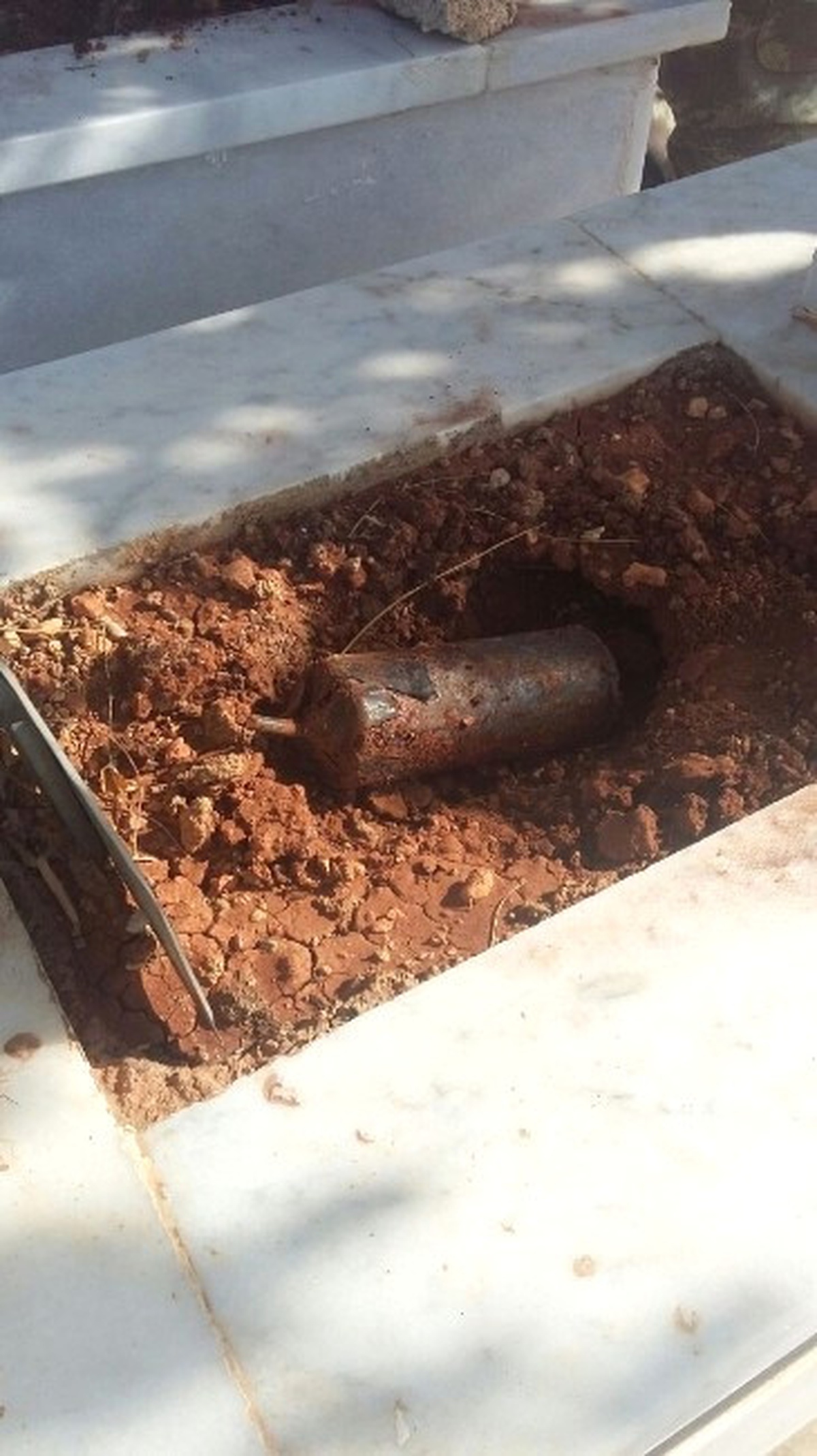 Çocuk Mezarlığında El Yapımı Patlayıcı Bulundu