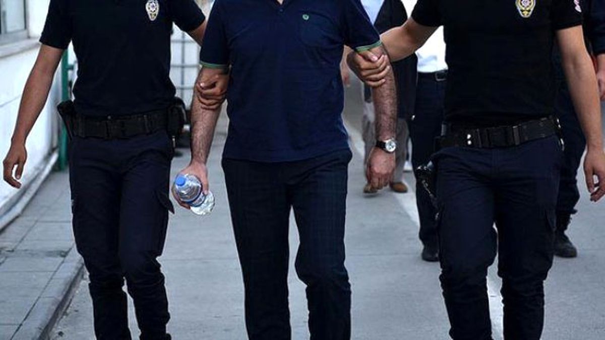 Çukurca\'da Bir Öğretmen Gözaltına Alındı