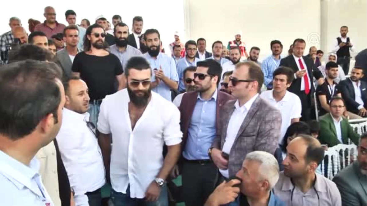 Diriliş Ertuğrul Dizisinin Oyuncuları Etnospor Kültür Festivali\'ni Ziyaret Etti