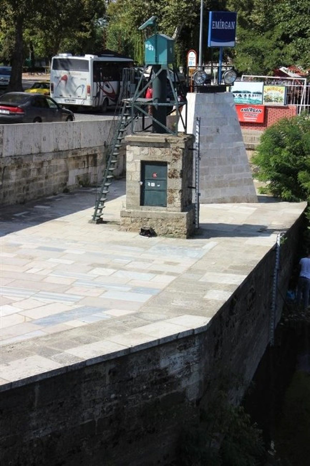 Edirne\'de, Nehir Debileri Yükseldi, Kum Adacıkları Gözden Kayboldu