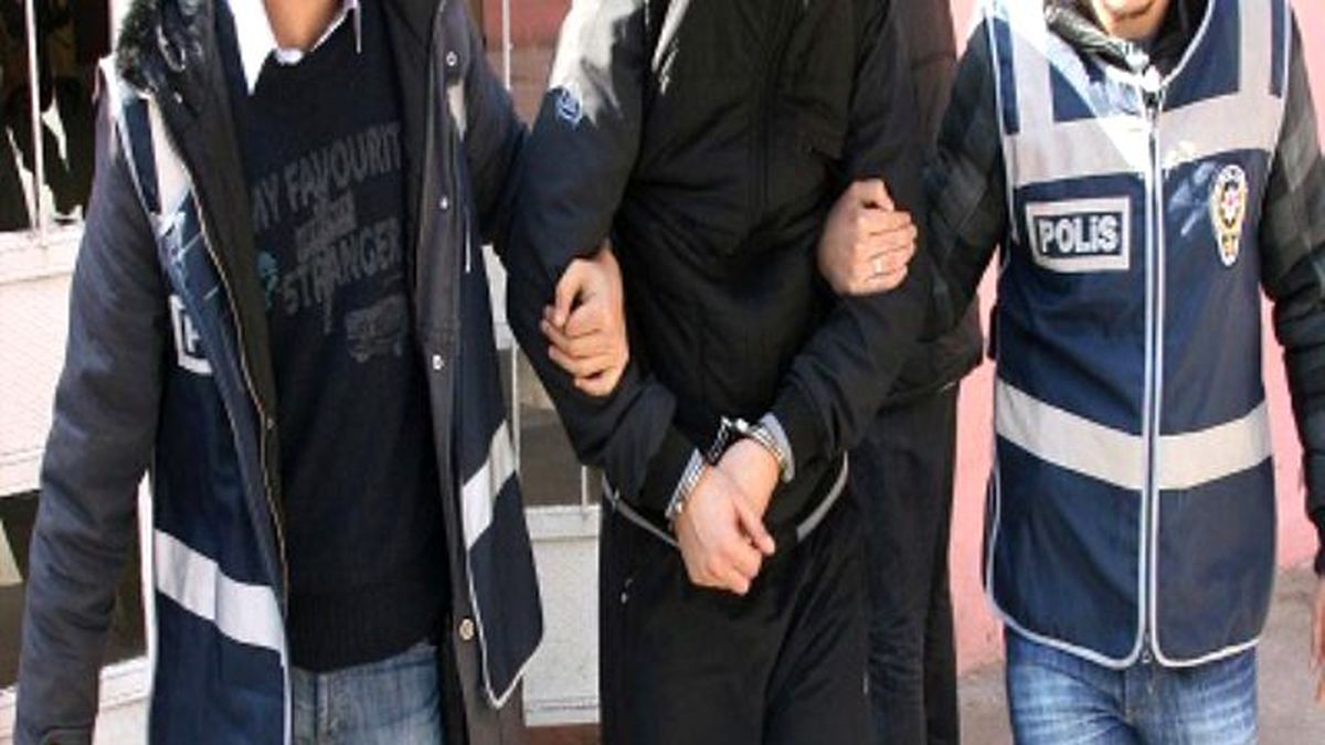 Ergani\'de 2 Polis Tutuklandı