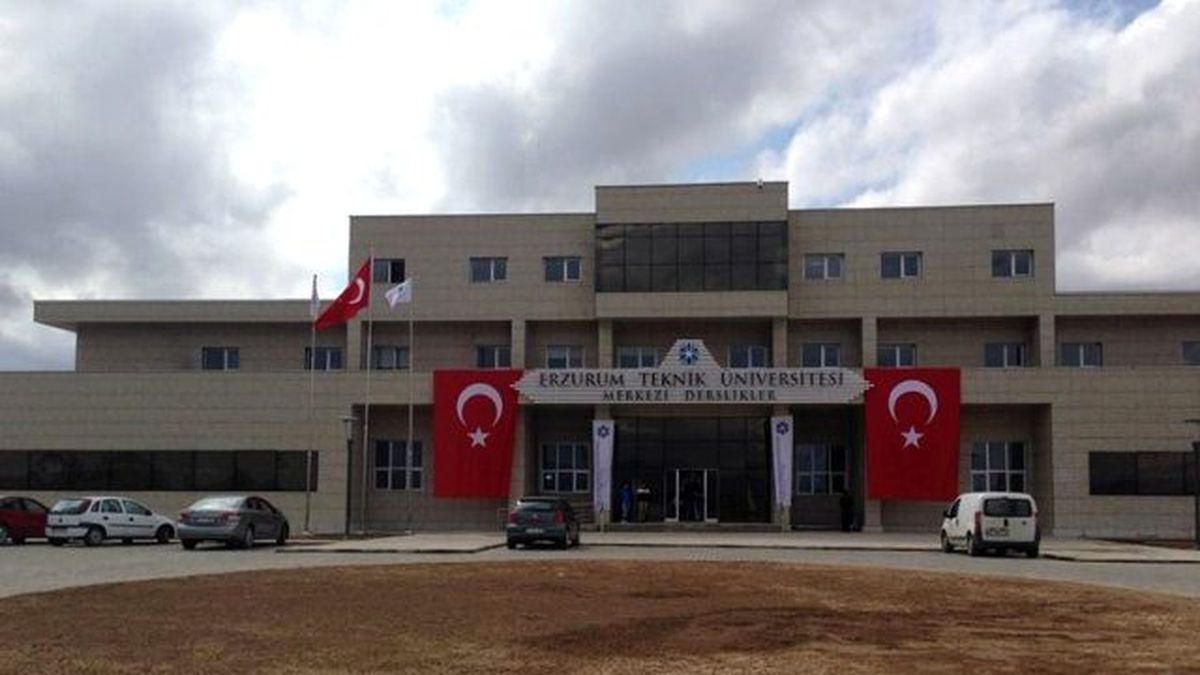 Etü\'den Kınama