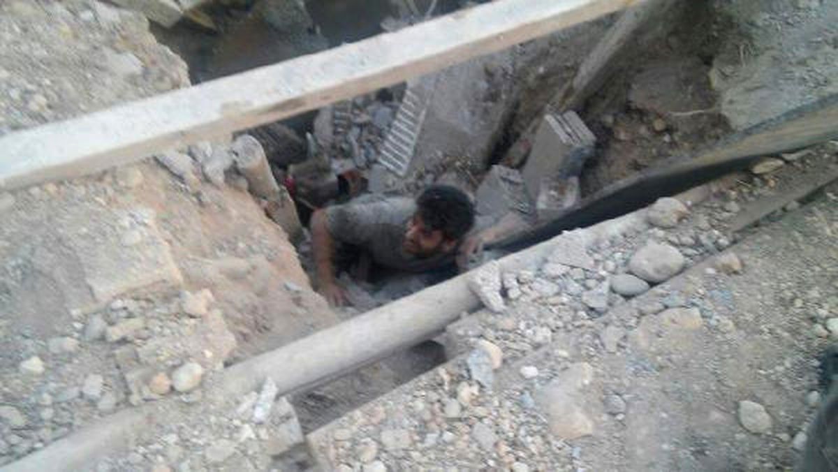 Göçük Altında Kalan İşçiyi İtfaiye Ekibi Kurtardı