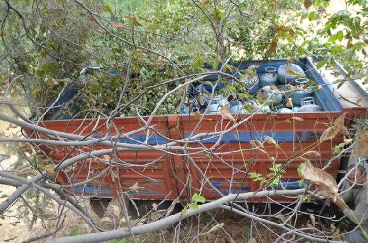 Hakkari\'de Bomba Yüklü 3 Araç Ele Geçirildi, PKK Sığınakları İmha Edildi