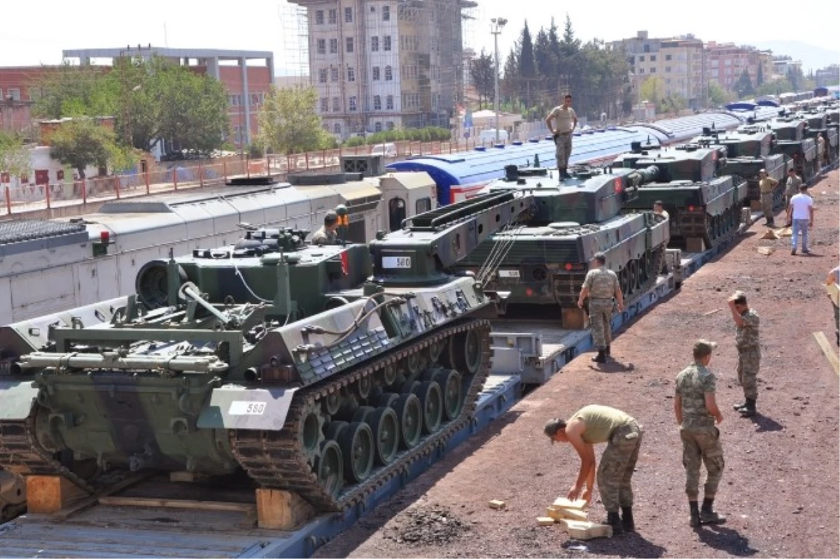 İstanbul 2. Zırhlı Tugay Komutalığı\'ndaki Tanklar İslahiye\'ye Taşınıyor