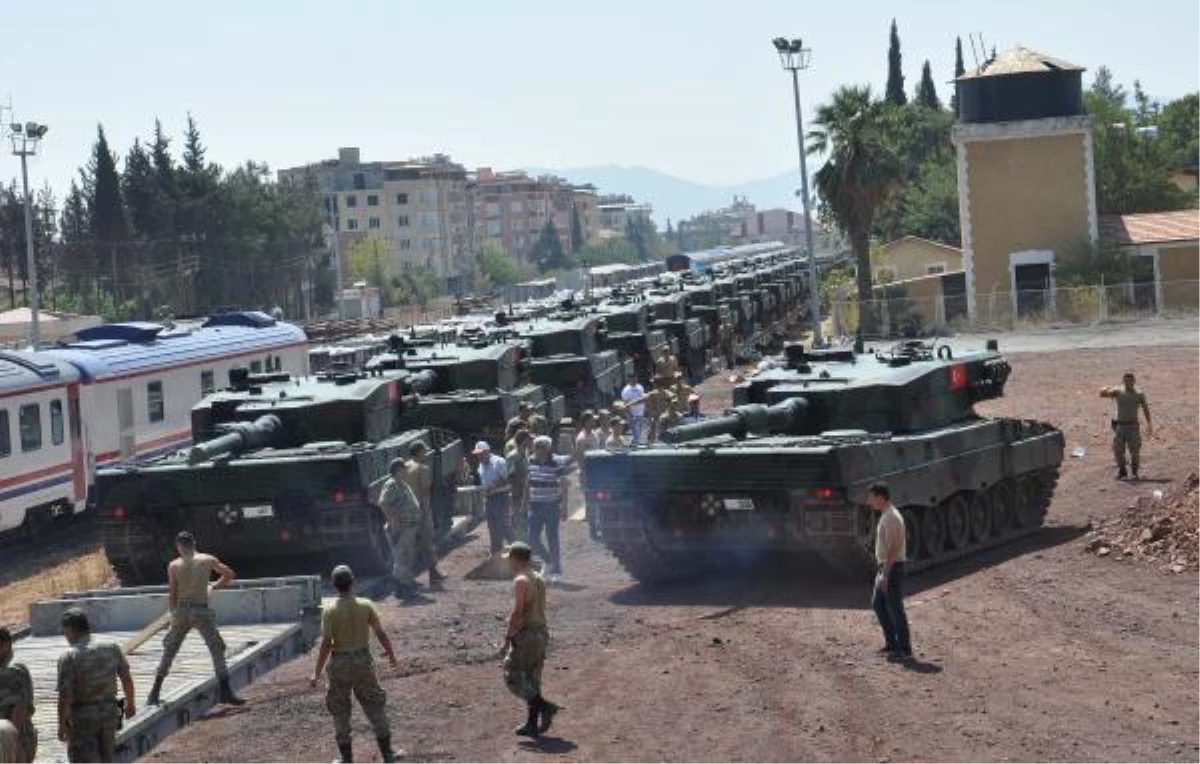 İstanbul\'dan Gönderilen Tank ve Öbüsler İslahiye\'de