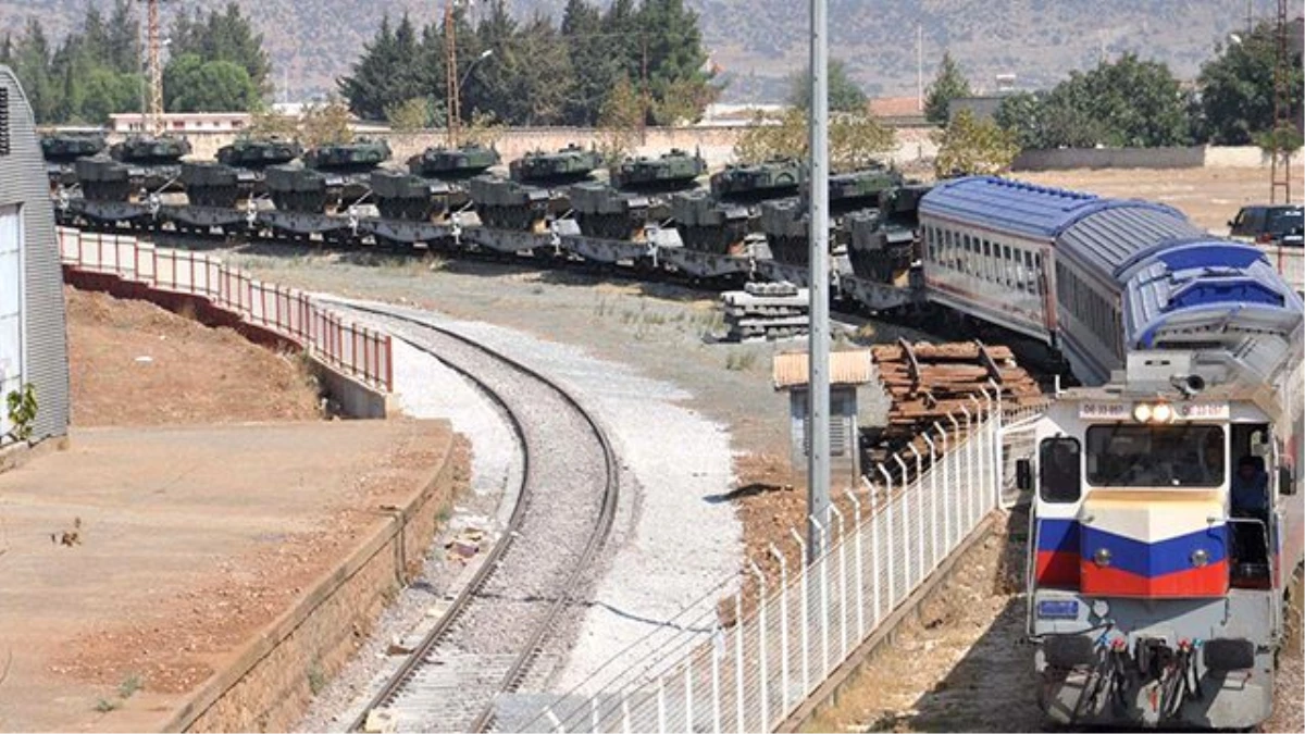 İstanbul\'dan Yola Çıkan Tanklar Suriye Sınırına Ulaştı