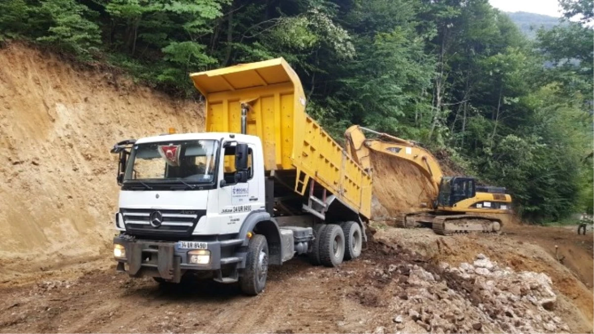 Kartepe\'de Yol Genişletme Çalışmaları Sürüyor