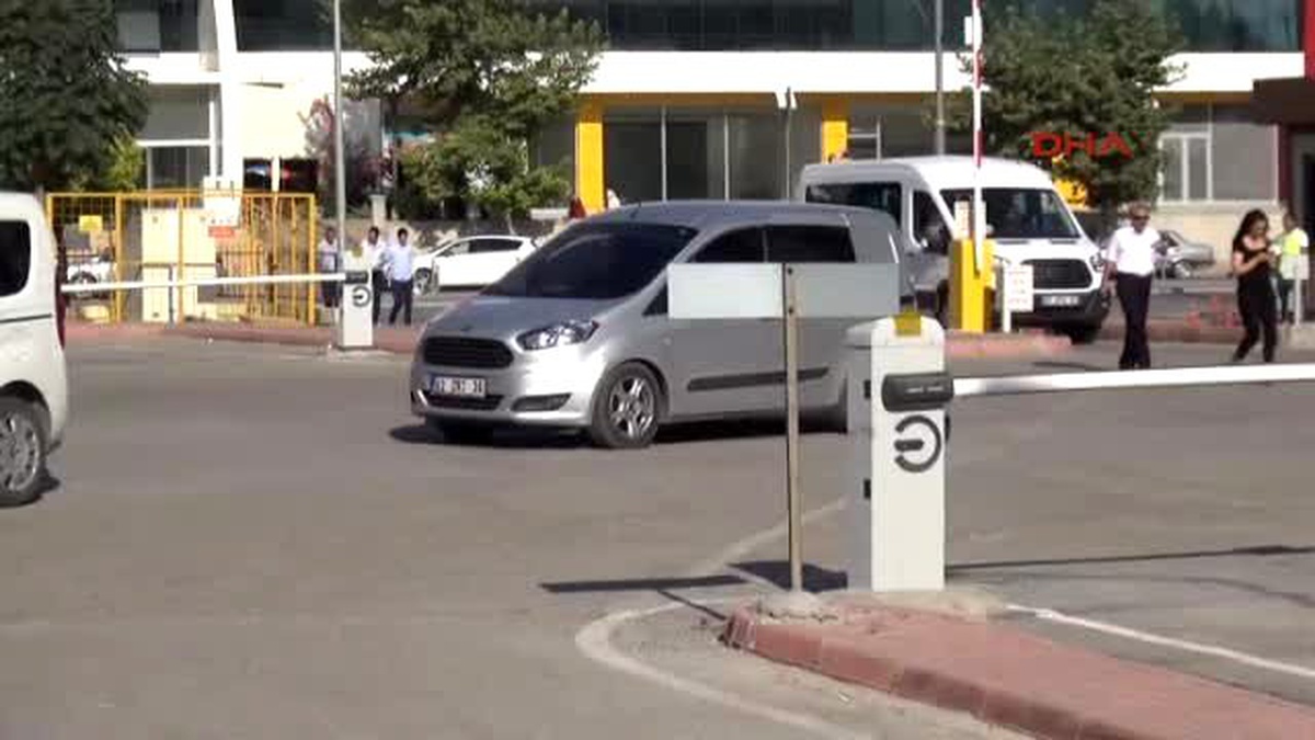 Konya Fetö Pdy Operasyonunda Gözaltına Alınan Kadın Avukat Adliyeye Girerken Baygınlık Geçirdi