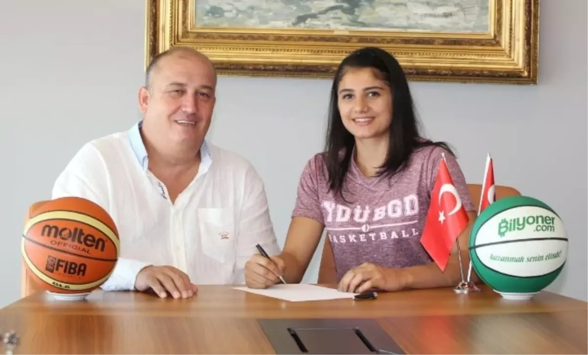 Merve Aydın, Yakın Doğu Üniversitesi\'nde