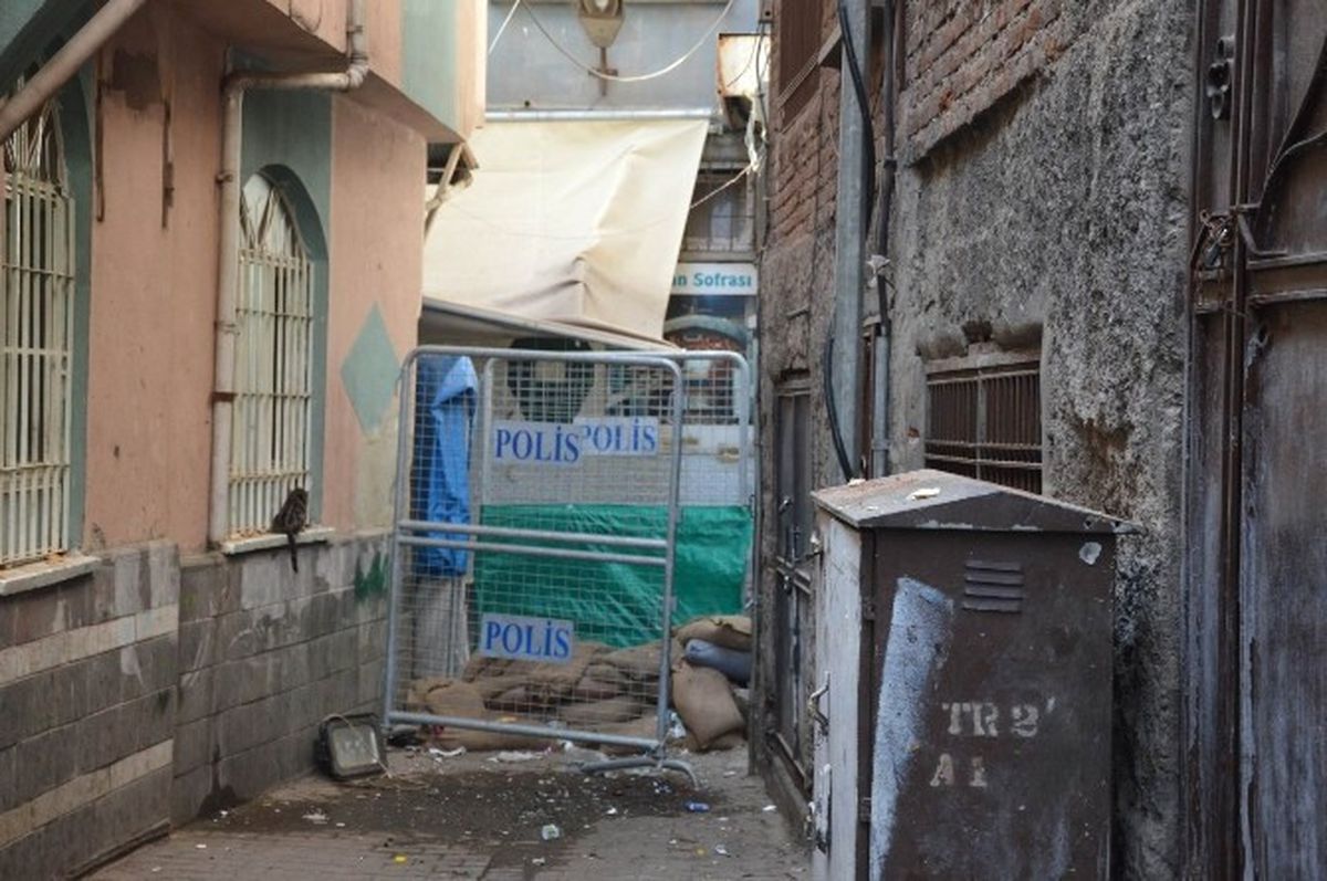 Sur'daki Bazı Sokaklarda 9 Ay Sonra Yasak Kaldırıldı