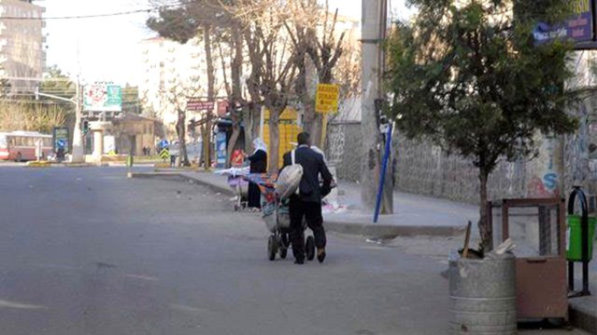 Sur\'daki Bazı Sokaklarda Yasak Kaldırıldı