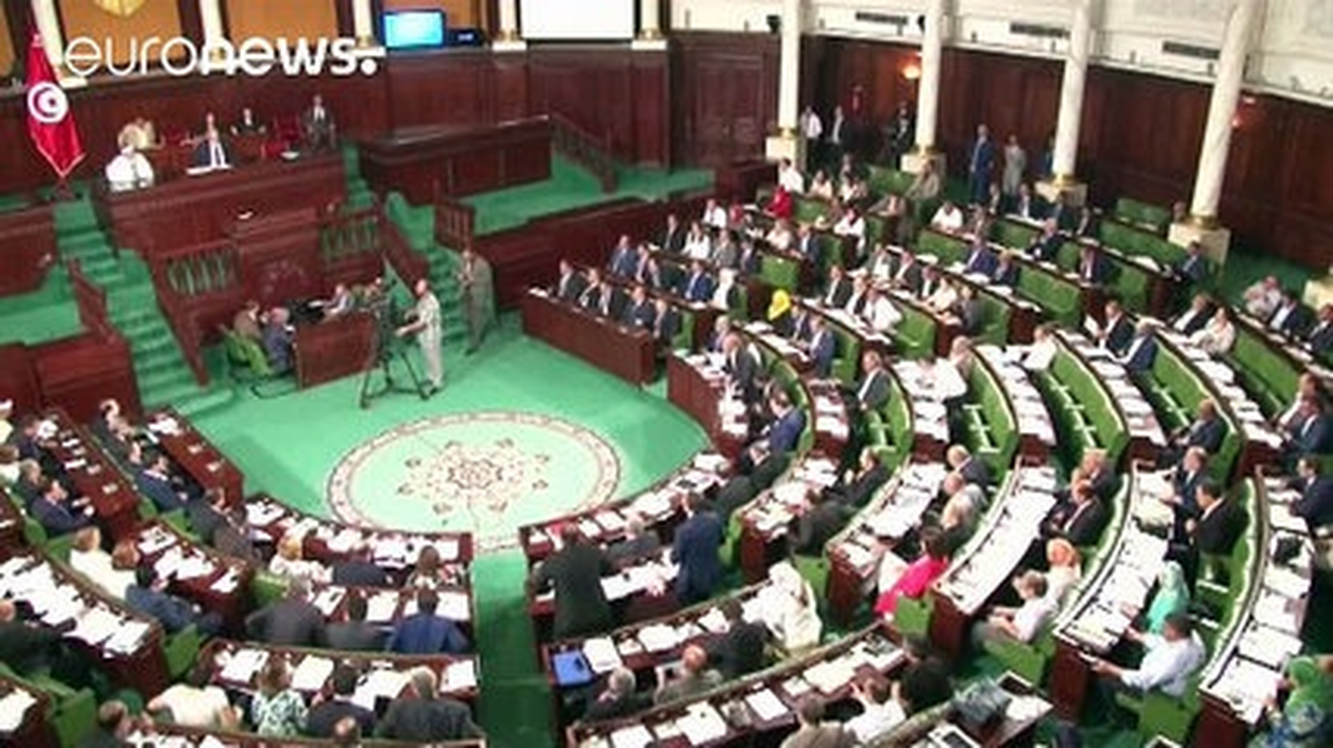Tunus\'ta Ulusal Birlik Hükümeti Güvenoyu Aldı