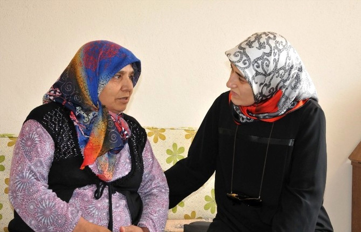 Vali Demirtaş\'ın Eşinden Şehit Ailelerine Ziyaret