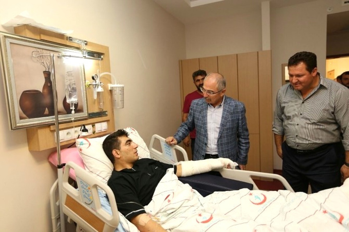 Vali Yaman, Yaralı Polis Memurunu Ziyaret Etti