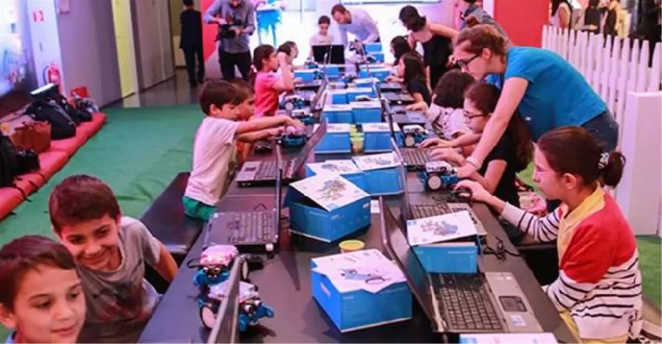 Vodafone Foundation Launches Campaign To Teach Coding To Turkish Children